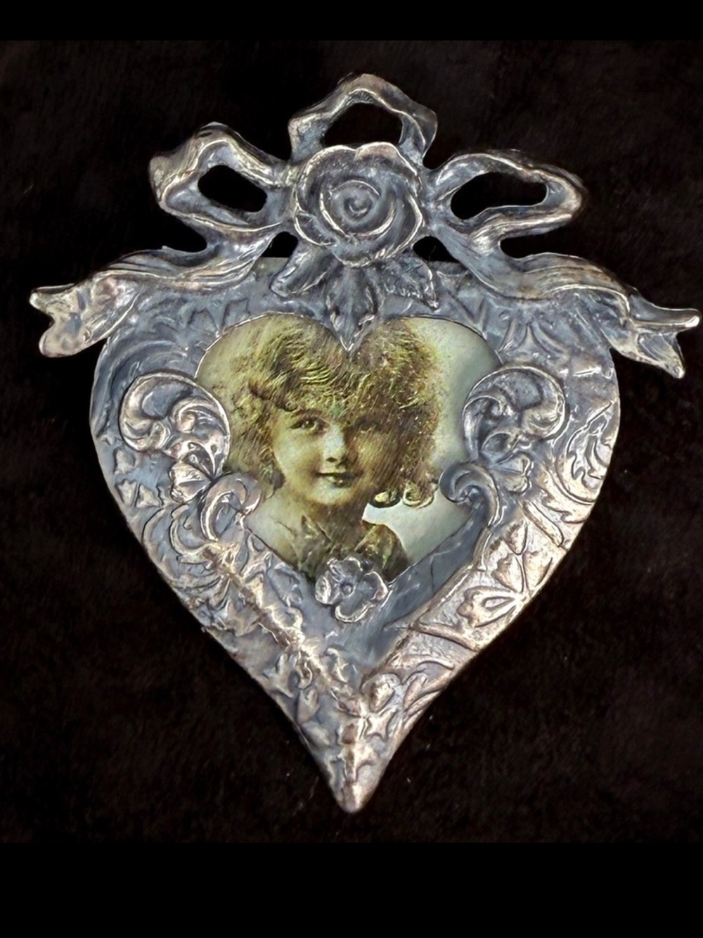 Vintage Victorian Revival Heart Portrait Brooch Ornate Photo Frame Bow Rose Pin